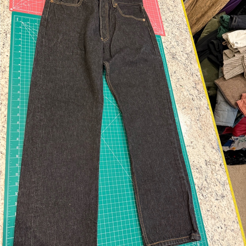 Levi’s 501 XX Dark Wash Jeans 33x32 Button Fly Classic Straight - Picture 4 of 15